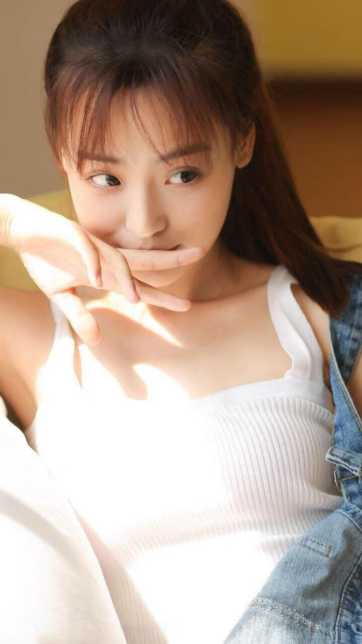 “水上救生:三叉湖游泳馆选手英勇救援,瞬间成焦点”